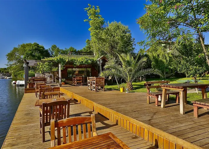 אכסניה Tranquilla River (adults Only)